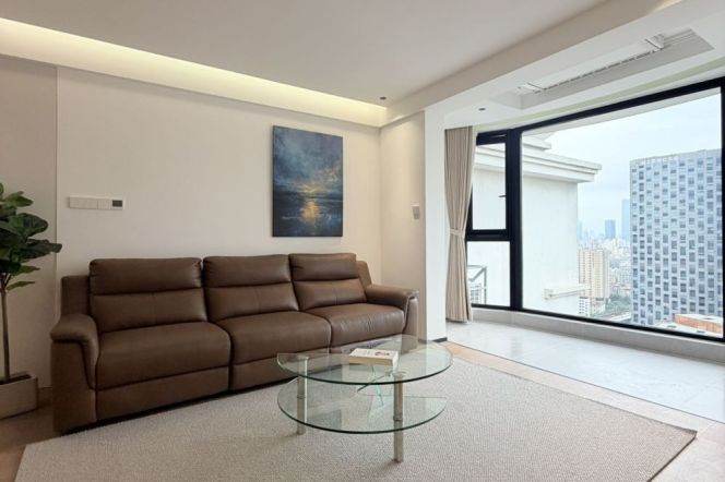 High-Floor 4BR Apartment near Zhongshan Park with Floor-to-Ceiling Windows (L2/L3/L4)