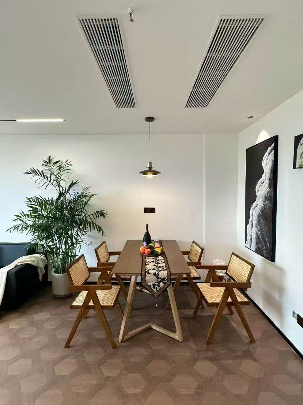 Housing image — Living Room