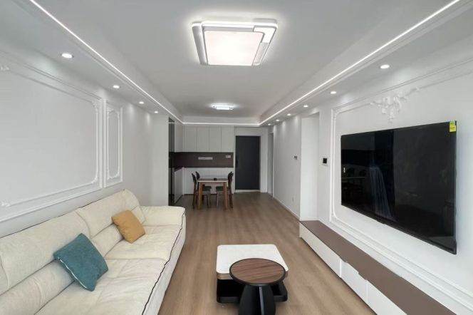 High-Floor 2BR Apartment near Hall Of The Sun (L4)