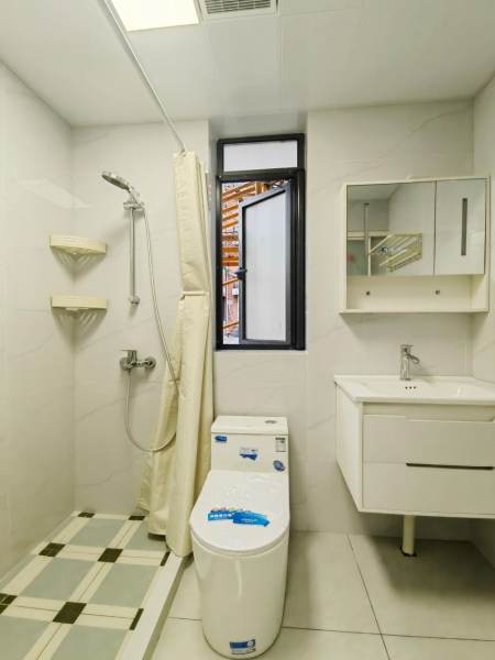 Housing image — Bathroom
