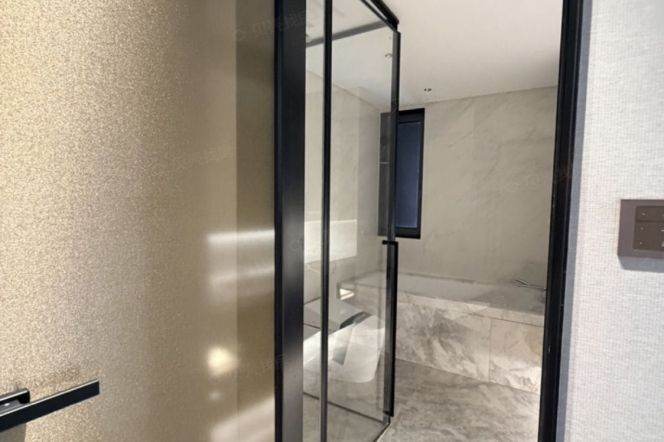 Spacious High-Ceiling 3BR Apartment in Xintiandi with Outstanding View (L1/L8/L10/L13/L14)