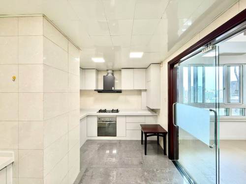 Housing image — Kitchen