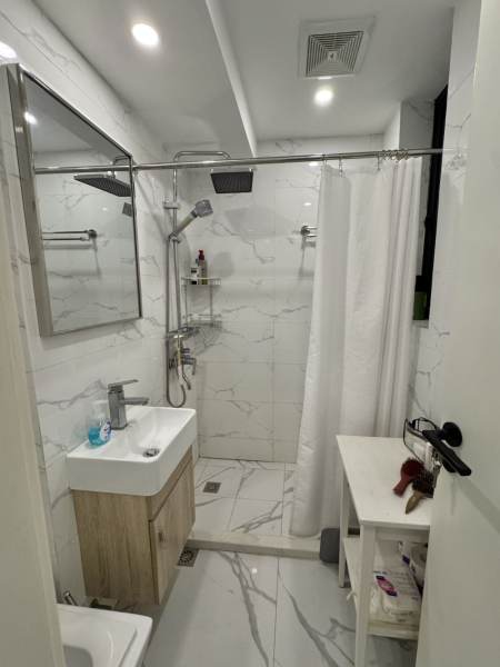 Housing image — Bathroom