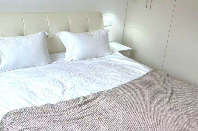 2BR Apartment in Jing'an (L1/L12/L13)