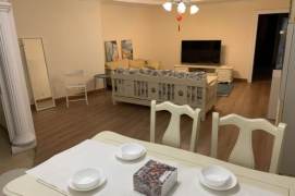 3BR Apartment near Jiangsu Rd Metro