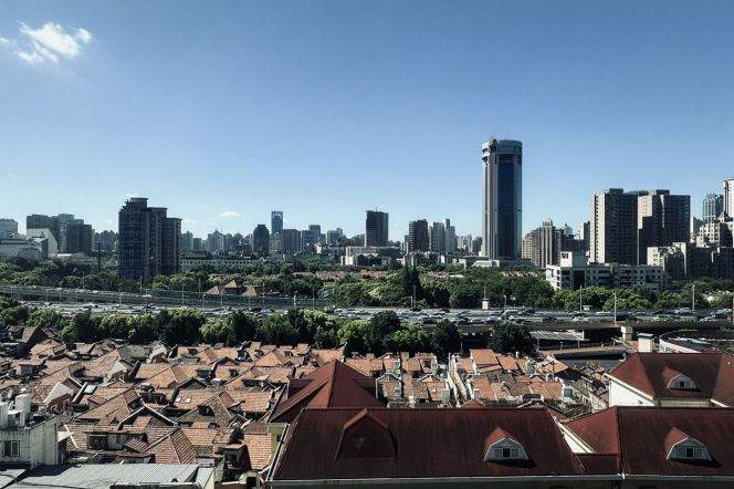 2BR Apartment at Top Of City with Floor-to-Ceiling Windows (L13)