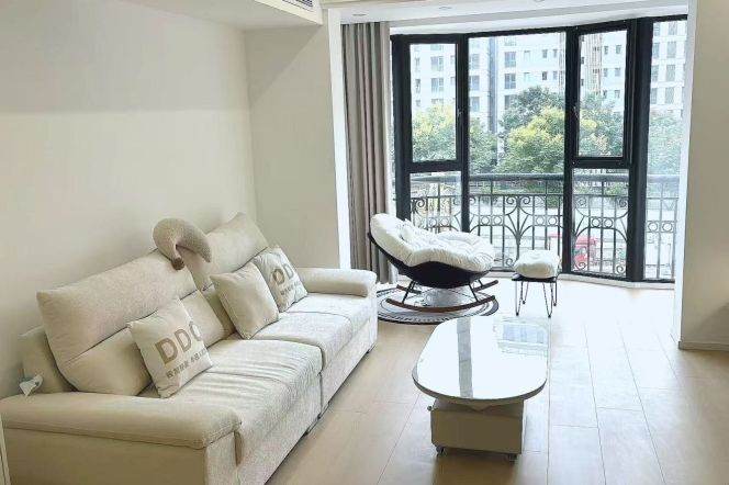 2BR Apartment in Jing'an (L1/L12/L13)