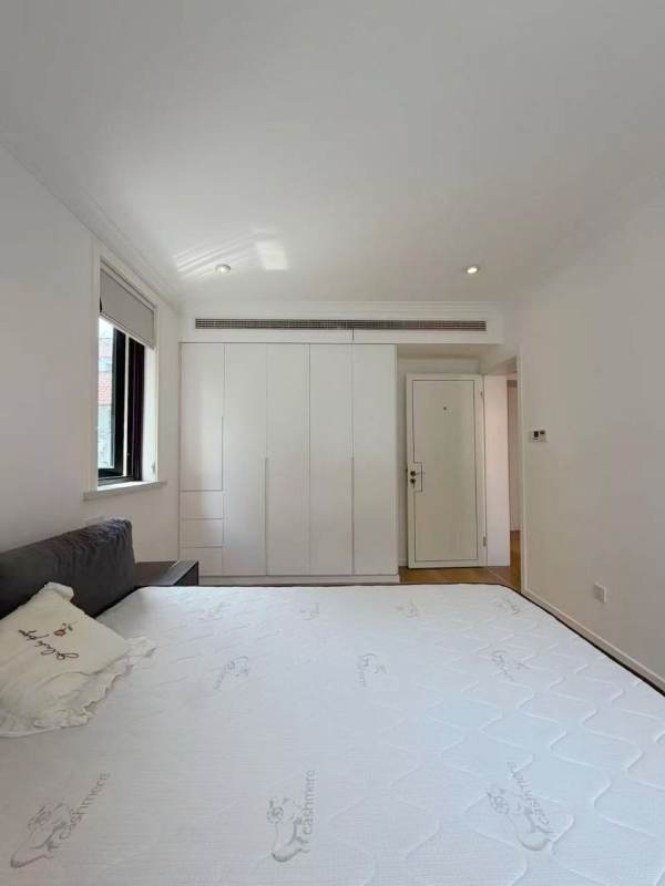 Housing image — Bedroom