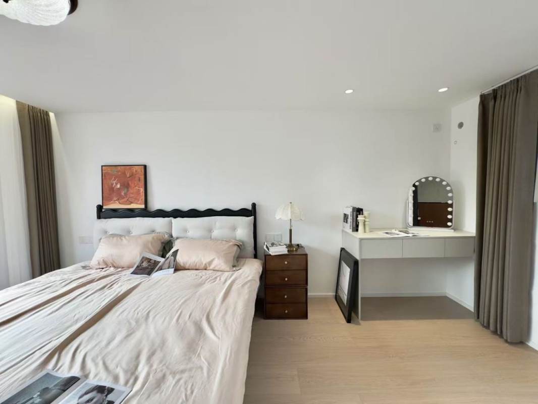 Housing image — Bedroom