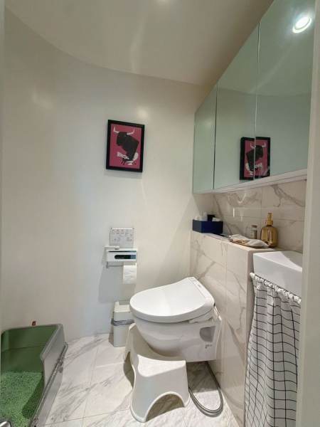 Housing image — Bathroom