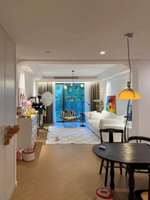 Housing image — Living Room