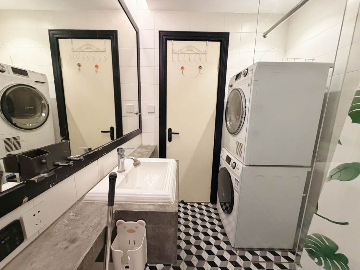 Housing image — Bathroom