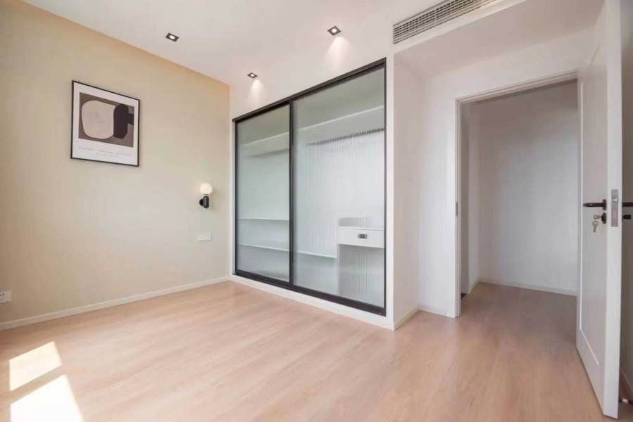 Housing image — Bedroom