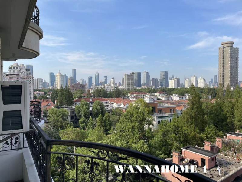 Housing image — Balcony