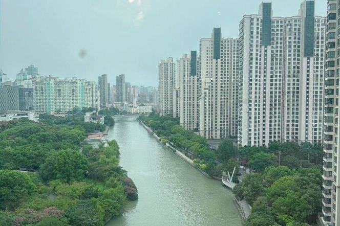 High-Floor 2BR Apartment at Brilliant City with Floor-to-Ceiling Windows (L3/L4)