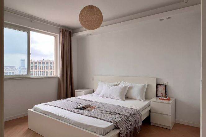 High-Floor High-Ceiling 3BR Apartment in Jing'an with Floor-to-Ceiling Windows