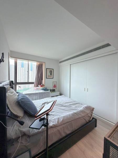 Housing image — Bedroom