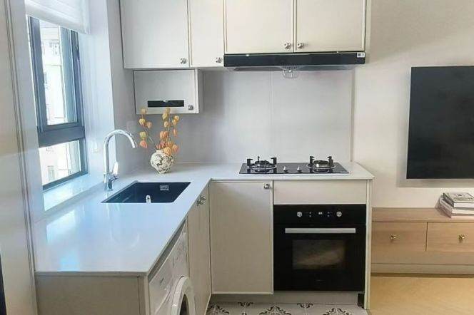 2BR Apartment in Jing'an (L7)