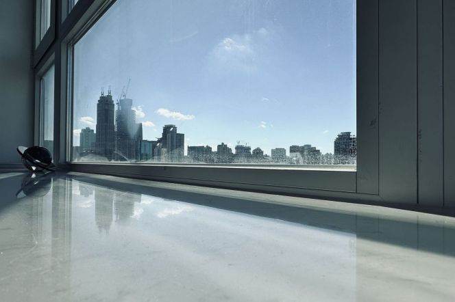 2BR Apartment at Top Of City with Floor-to-Ceiling Windows (L13)