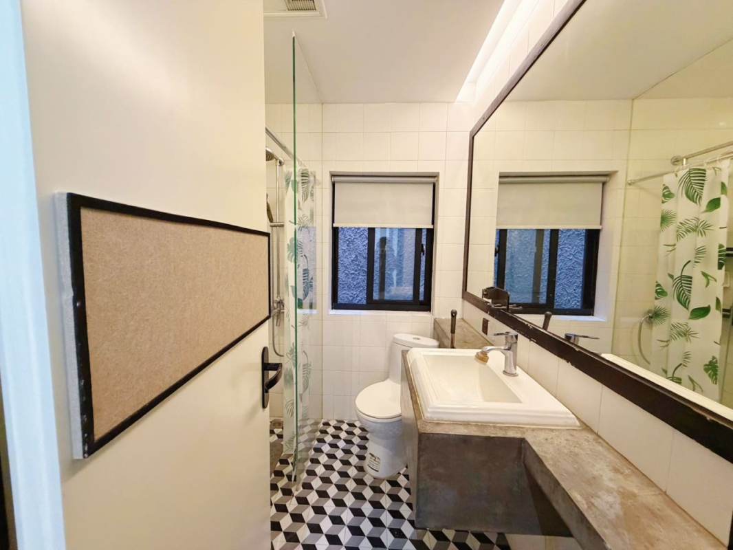 Housing image — Bathroom