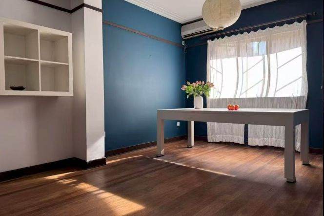 Spacious Historic High-Ceiling 1BR Apartment at Old Park (Shaanxi Nan Lu)