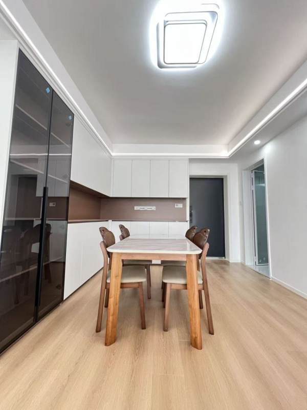 Housing image — Dining Area