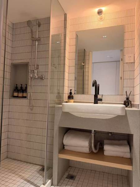 Housing image — Bathroom