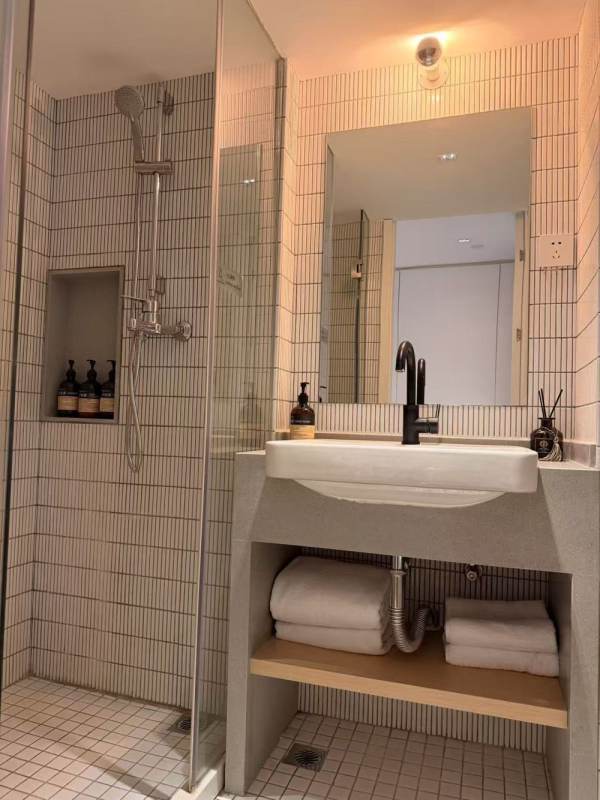 Housing image — Bathroom