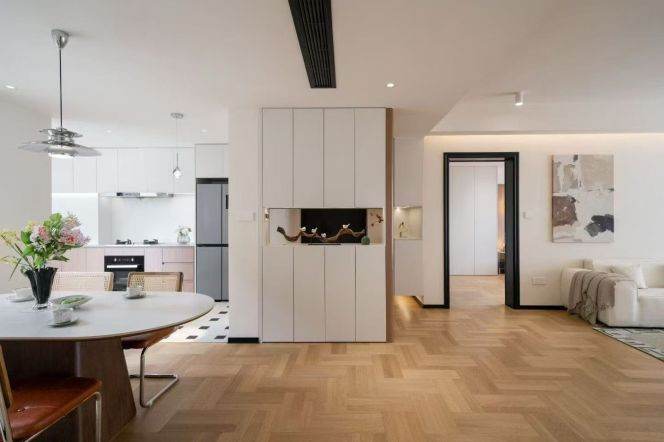 Spacious 3BR Apartment near Hongqiao Rd Metro (L3/L4/L10)