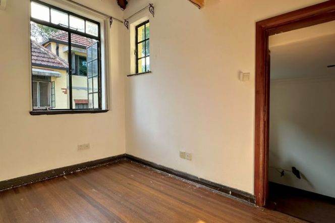 1BR Apartment in Old Xuhui (L10/L11)