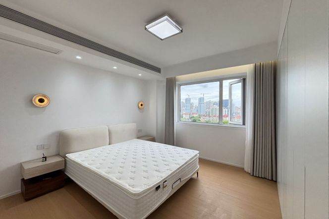 Spacious 2BR Apartment near Linping Rd Metro (L4)