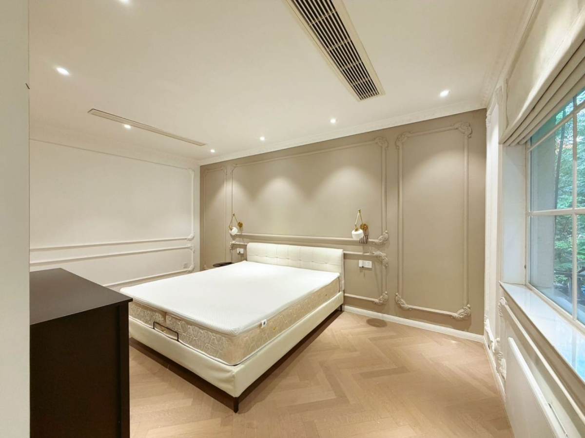 Housing image — Bedroom