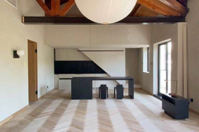 High-Ceiling 3BR Apartment in Old Xuhui with Outstanding View (L1/L7)