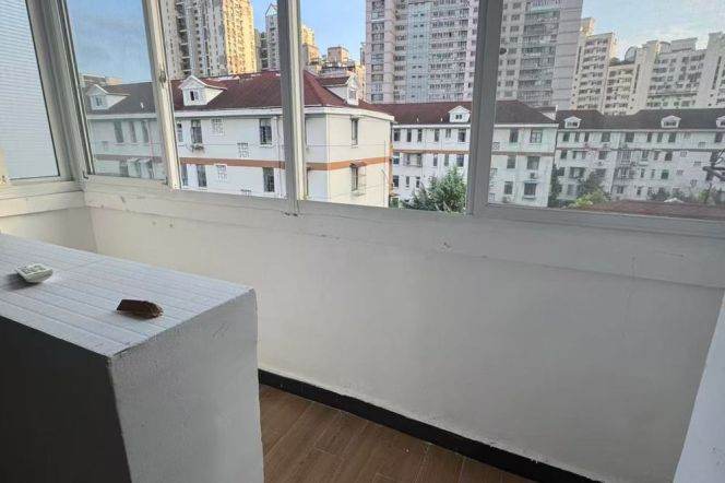1BR Apartment near Quyang Rd Metro (L8)