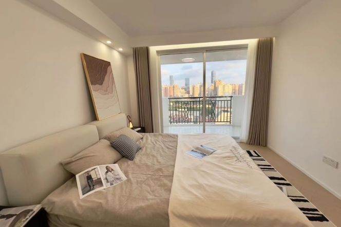 High-Floor 3BR Apartment near Changping Rd Metro (L7/L13)
