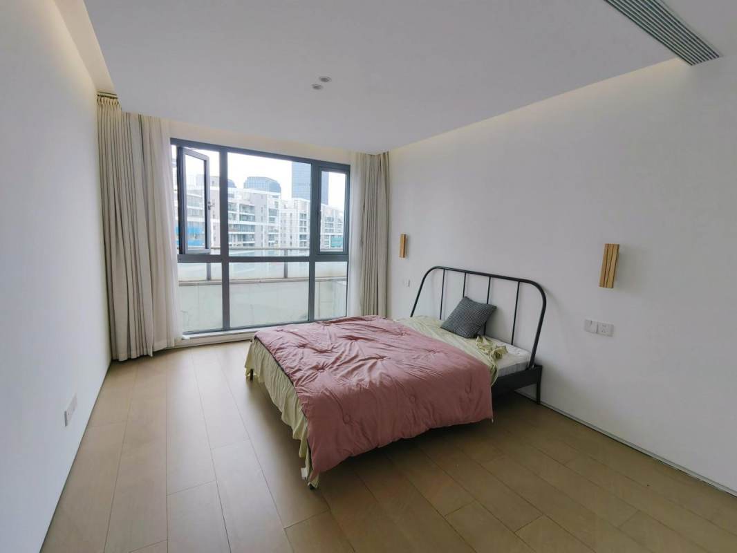 Housing image — Bedroom