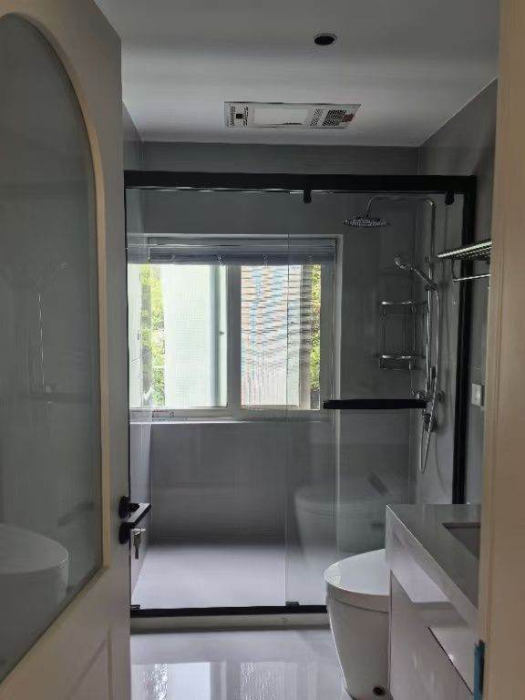 Housing image — Bathroom