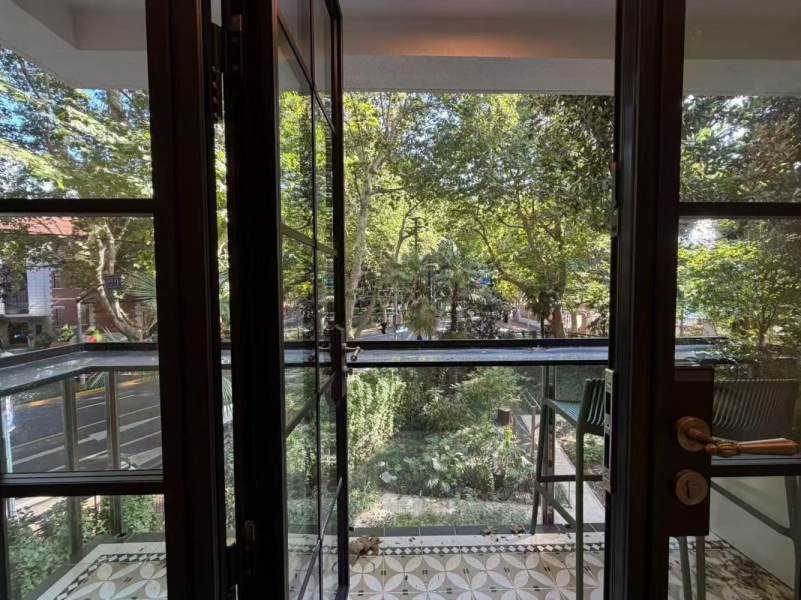 Housing image — Balcony