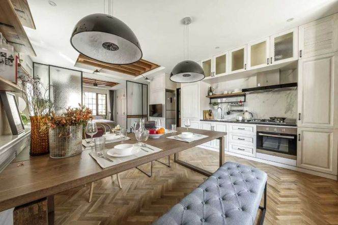 2BR Apartment near Middle Huaihai Rd Metro (L1/L10/L12/L13)