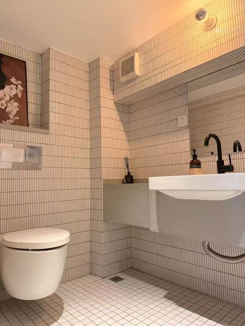 Housing image — Bathroom