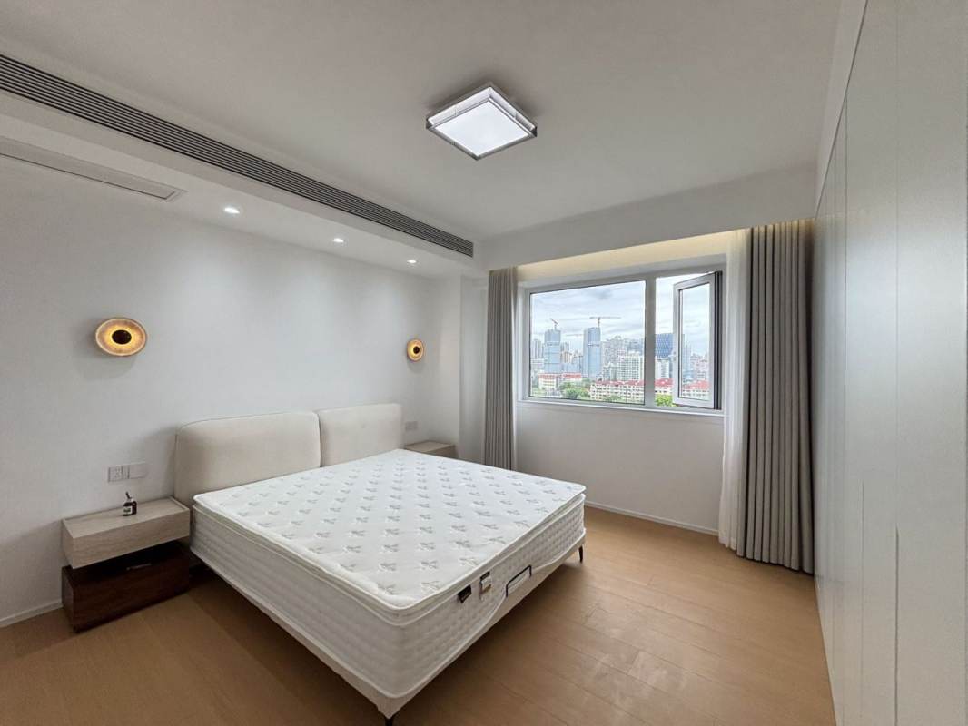 Housing image — Bedroom