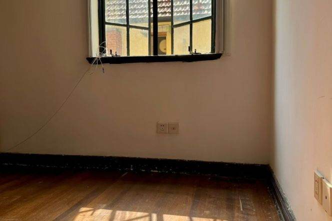 1BR Apartment in Old Xuhui (L10/L11)
