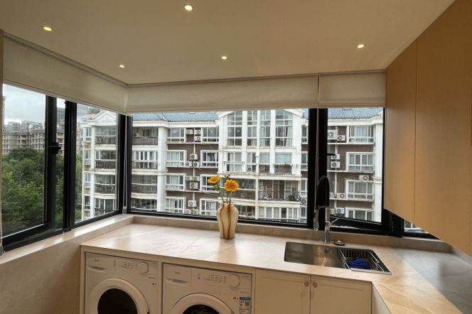 2BR Apartment in Gubei with Floor-to-Ceiling Windows (L10/L15)