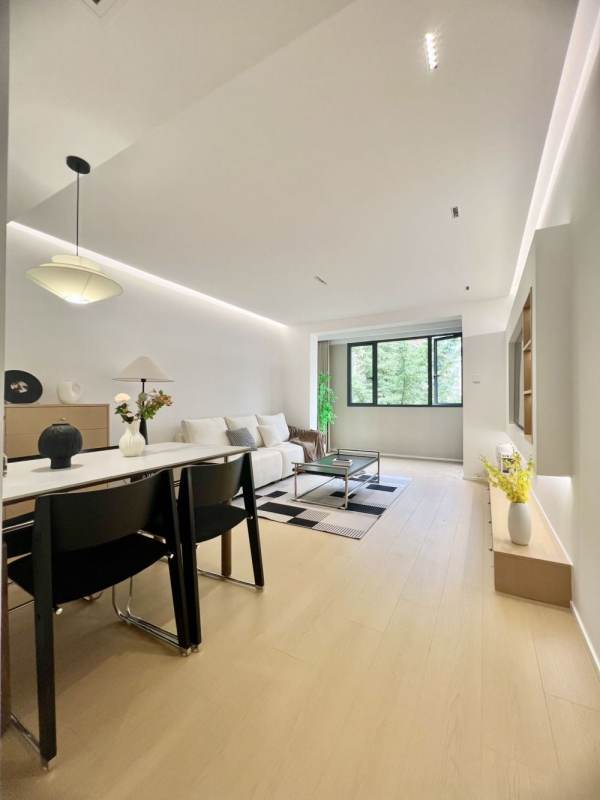 Housing image — Living Room