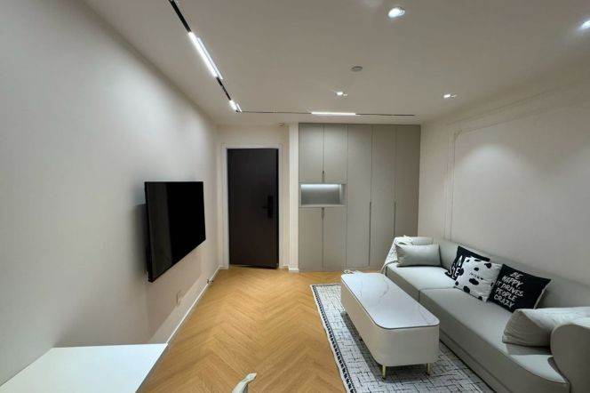 High-Floor 1BR Apartment near Nanjing Xi Lu with Outstanding View (L2/L12/L13)
