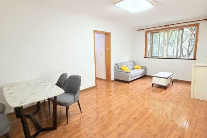 2BR Apartment near Jiangsu Rd Metro (L2/L11)