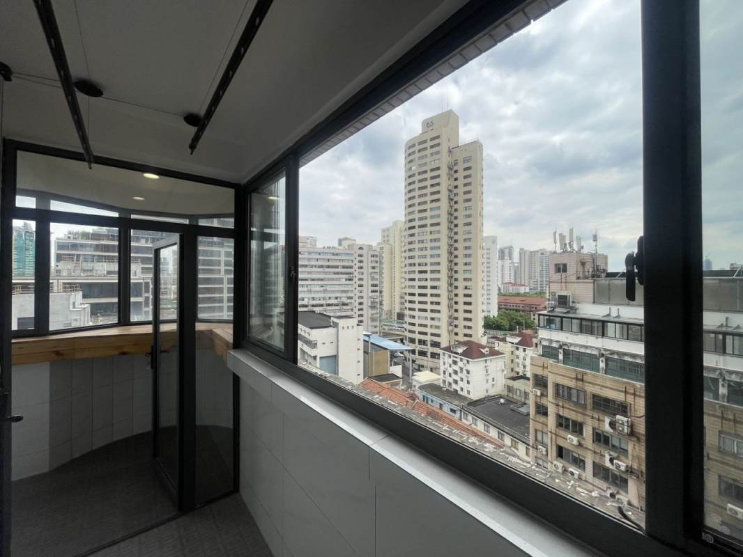 Housing image — Balcony