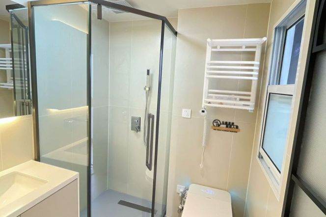 1BR Apartment near Jiangsu Rd Metro