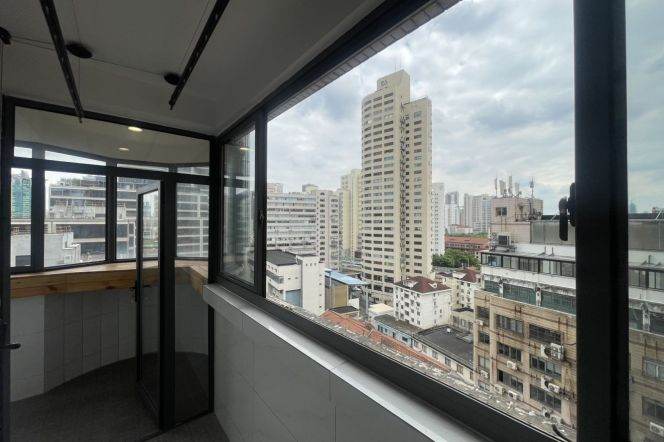 Spacious 2BR Apartment in Jing'an with Outstanding View (L2/L11)