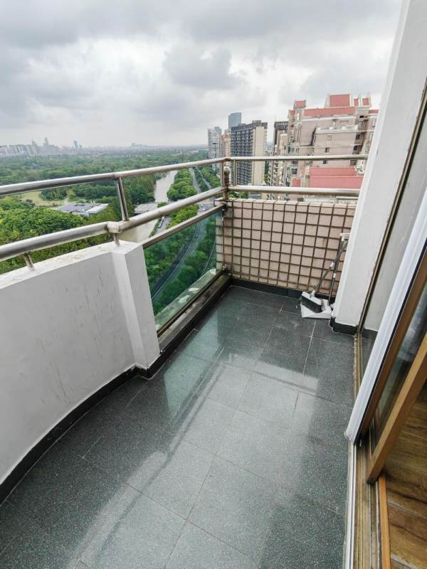 Housing image — Balcony